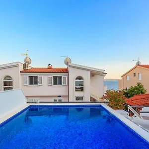 https://apartments-meri-trogir-21223.hotels-in-trogir.com