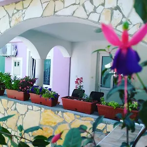 Appartamento Ema & Sea Apartment's With Free Private Parking Pola
